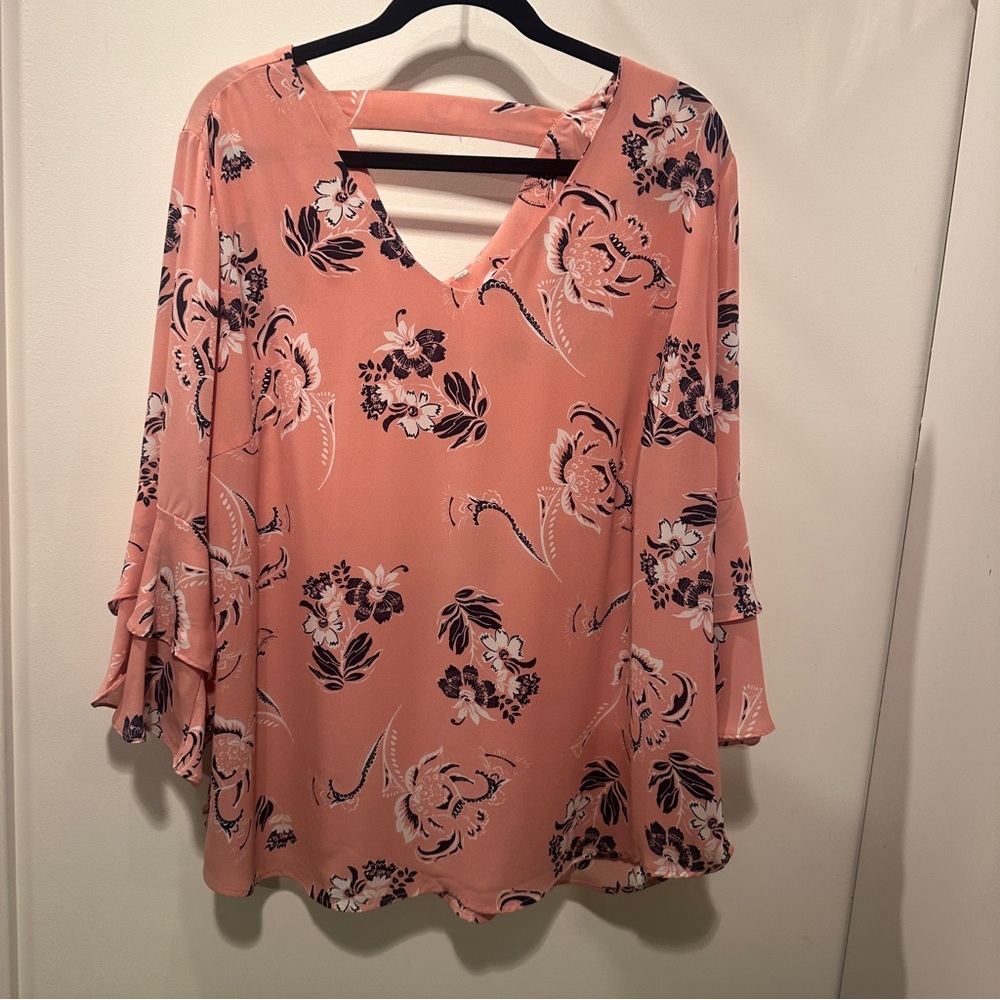 Floral Beautiful V-Neck Women's Blouse with elegant bell sleeves - Pink/Navy -2X